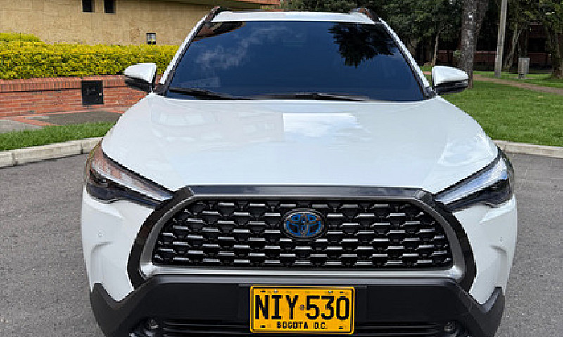 Toyota Corolla Cross...
