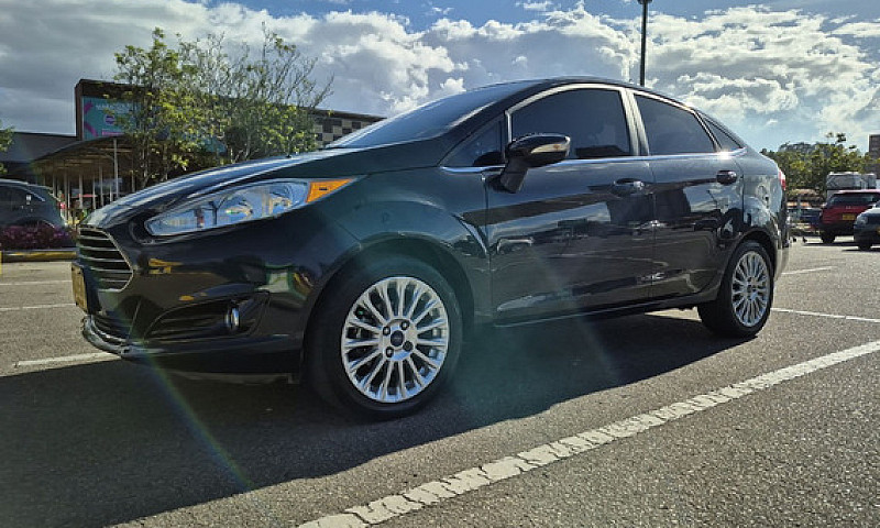 Ford Fiesta 1.6 Tita...
