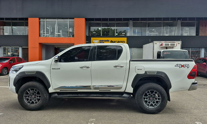 Toyota Hilux 2.8  4X...