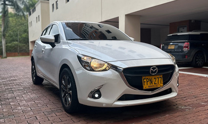 Mazda 2 Touring Aut...