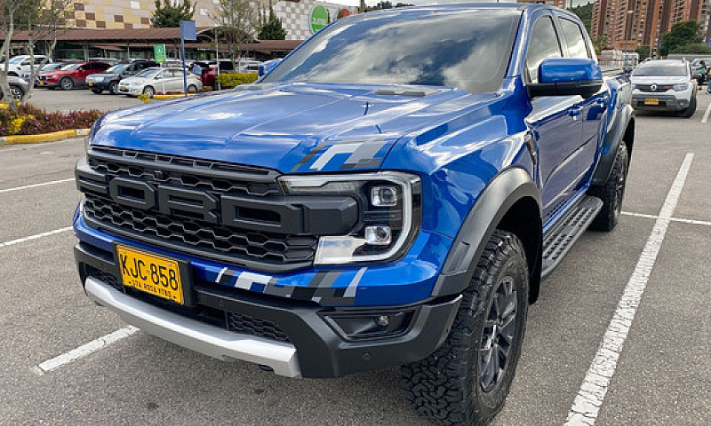 Ford Ranger Raptor 3...