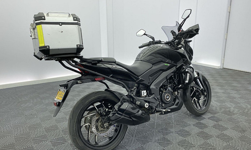 Bajaj Dominar 400 To...