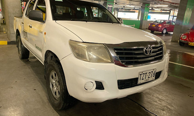 Toyota Hilux 2.5 Imv...