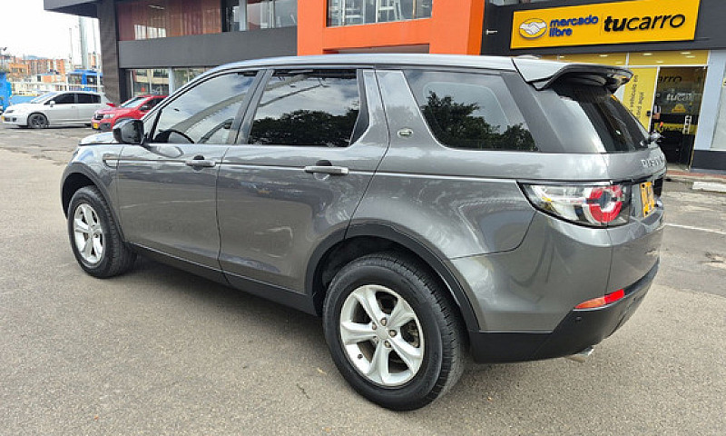Land Rover Discovery...