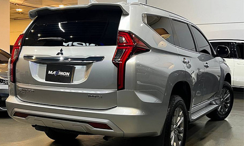 Mitsubishi Montero S...