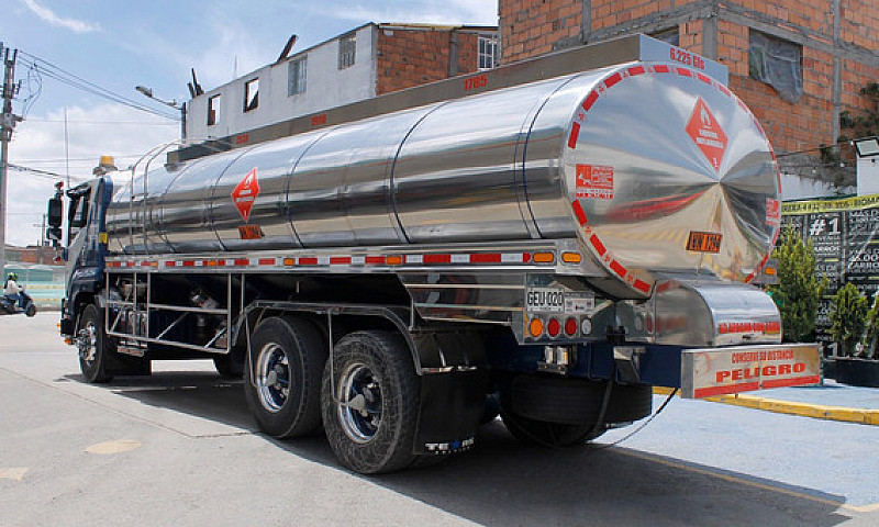 Camión Chevrolet Tan...