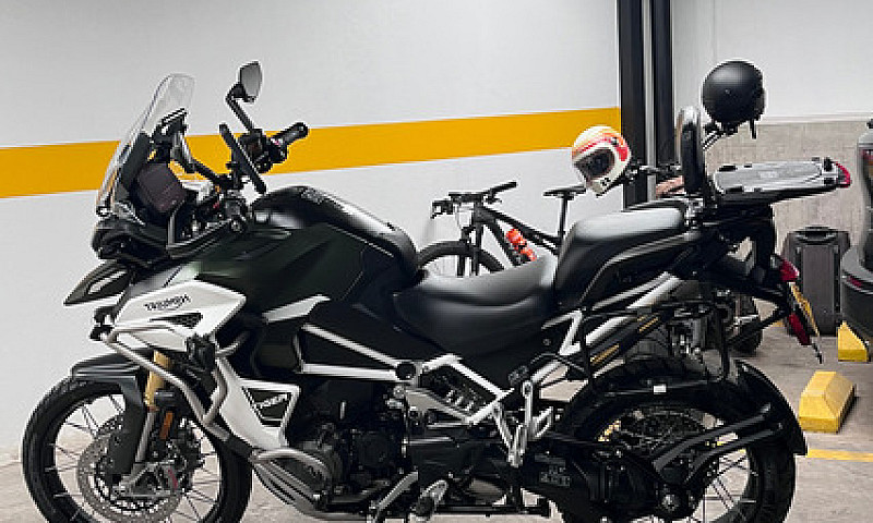 Triump Tiger 1200 Ra...