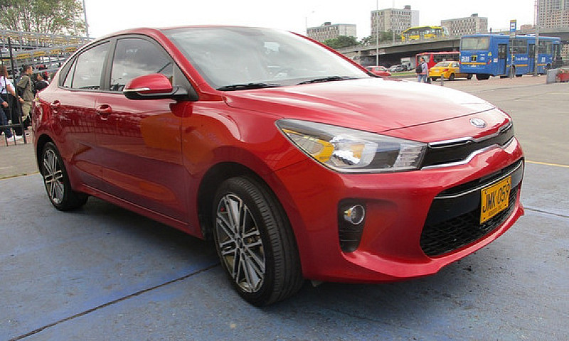 Kia Rio   1400Cc Mt ...