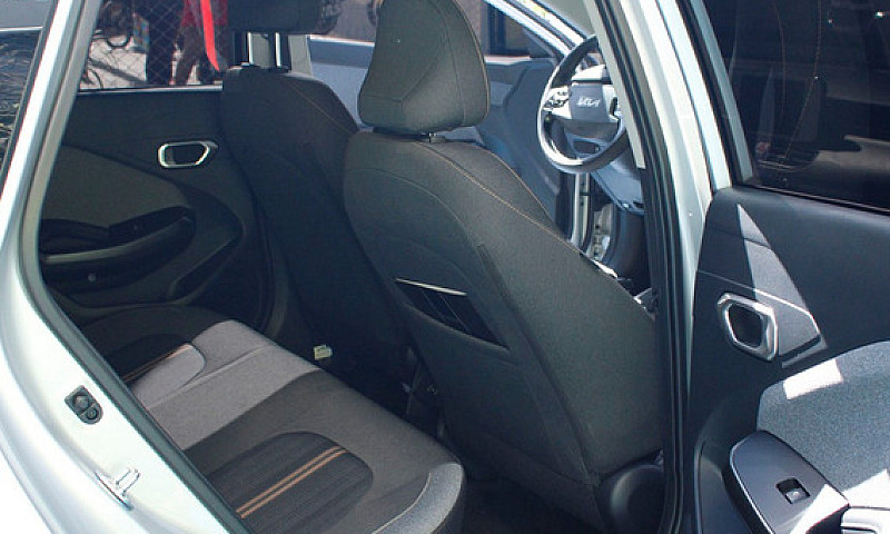 Kia K3 Cross 2026 Au...