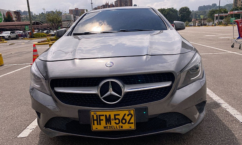 Mercedes Benz Cla200...