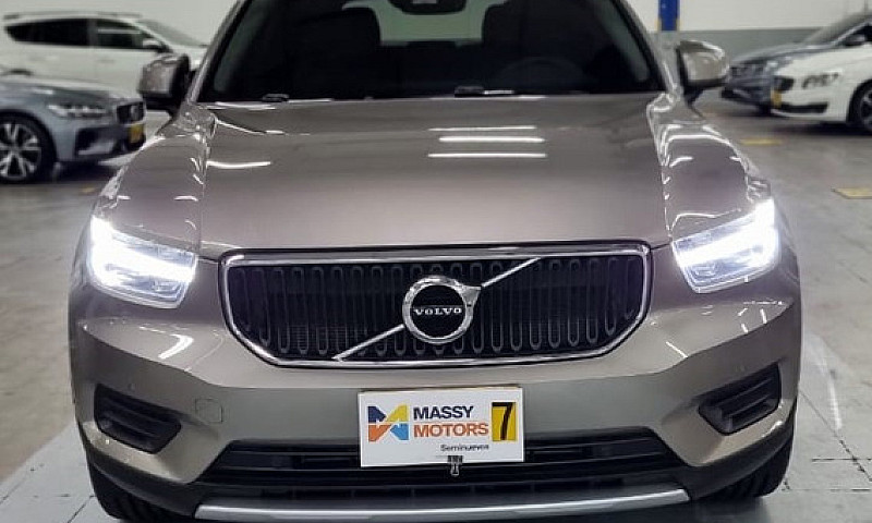 Volvo Xc40 Momentum ...