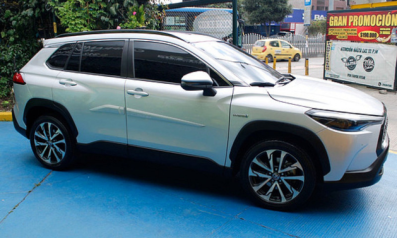 Toyota Corolla Cross...