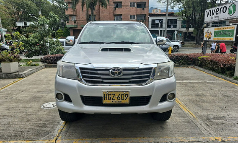 Toyota Hilux 3.0 Srv...