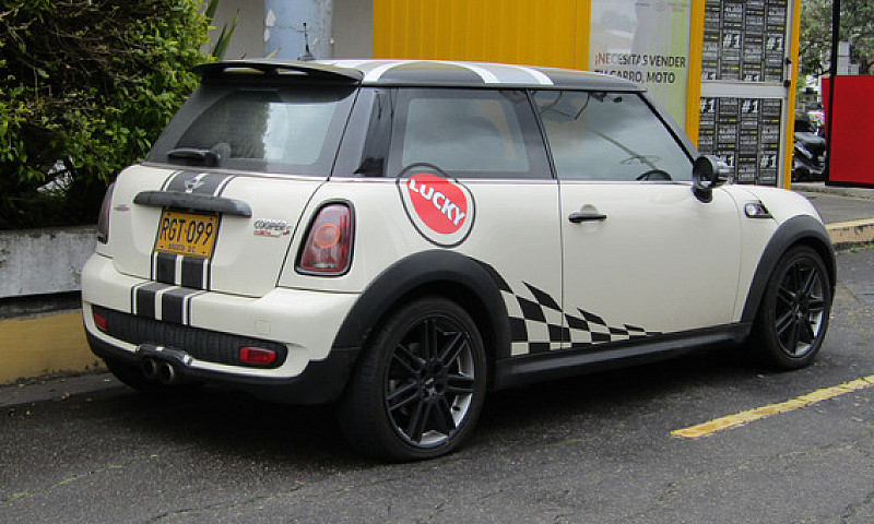 Mini Cooper S R56 1....