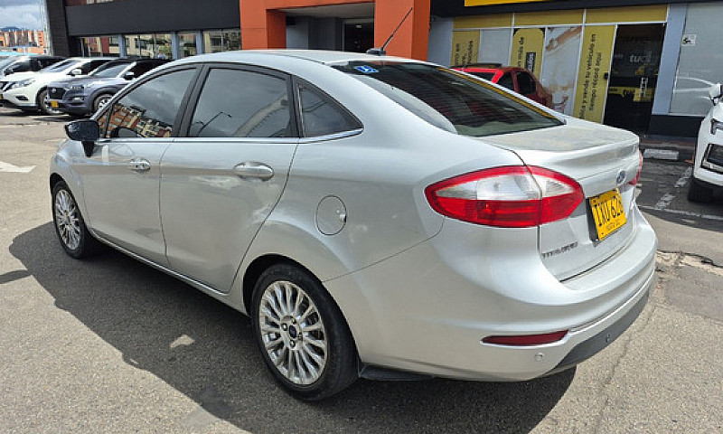 Ford Fiesta 1.6 Tita...