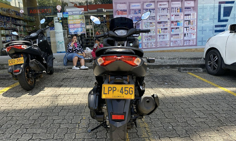 Yamaha Nmax 155 Conn...
