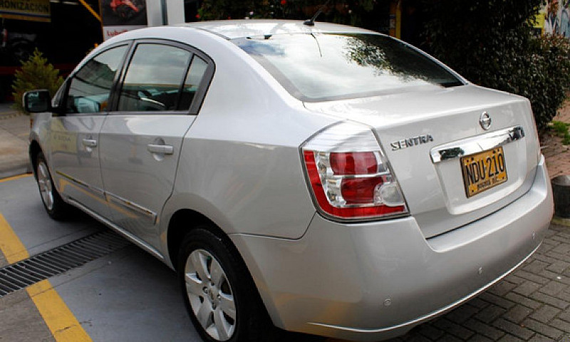 Nissan Sentra 2.0 B1...