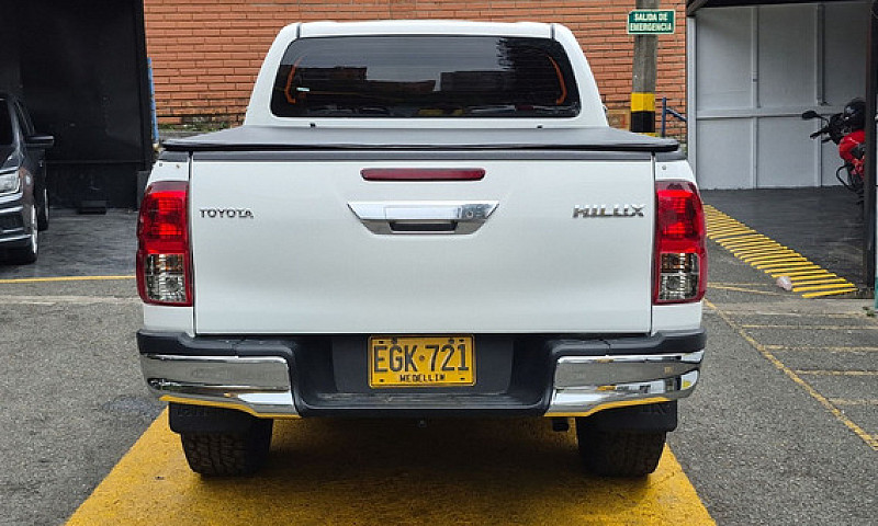 Toyota Hilux 2.7 Gas...