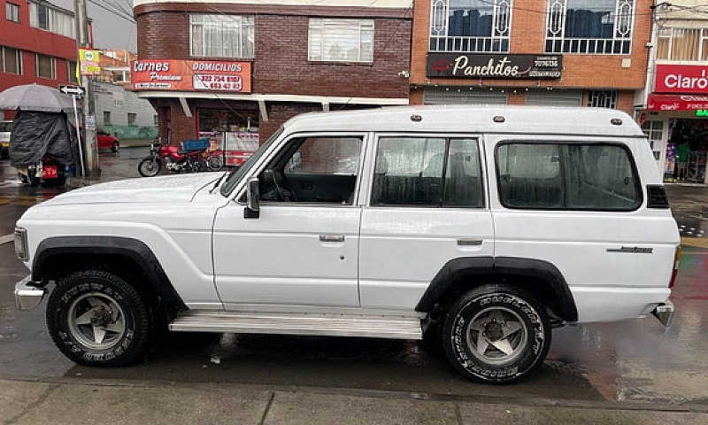 Toyota Land Cruiser ...