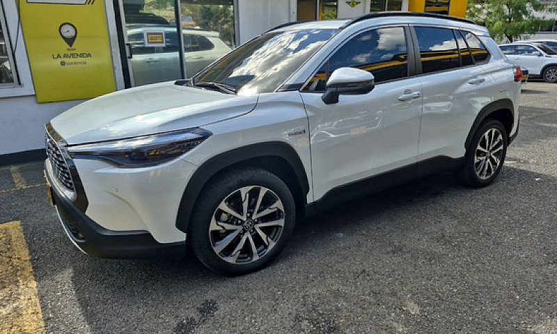 Toyota Corolla Cross...