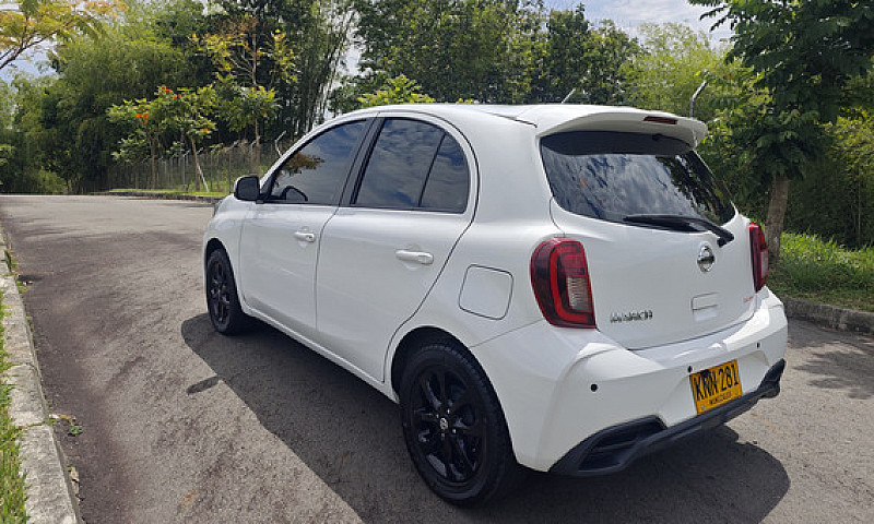 Nissan March 1.6 Adv...
