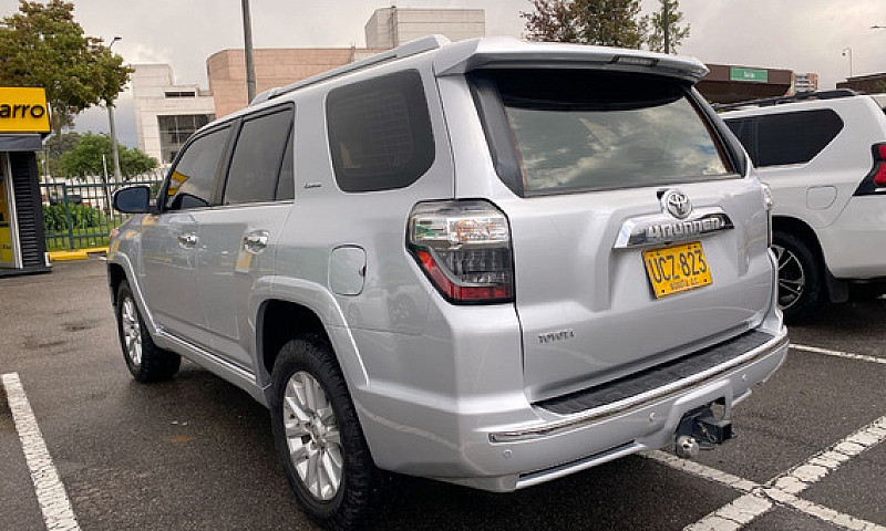 Toyota 4Runner 4.0 L...