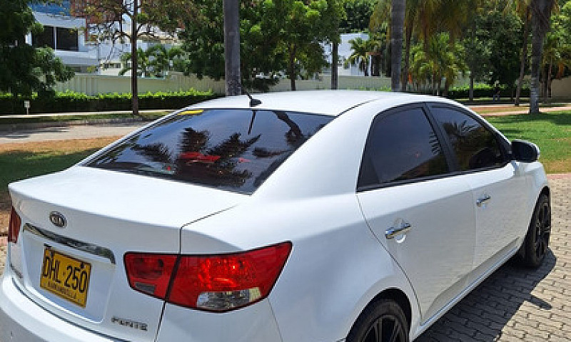 Kia Cerato Forte 1.6...