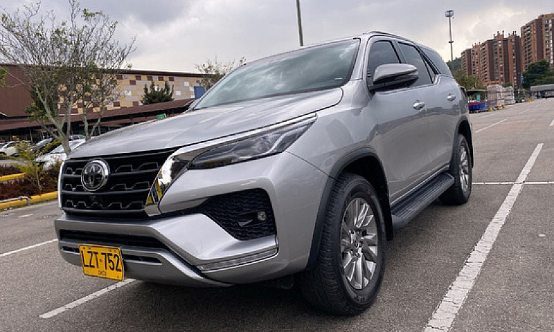 Toyota Fortuner Srv ...