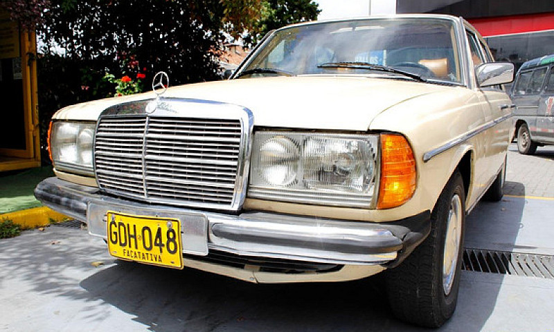 Mercedes-Benz 230 2....