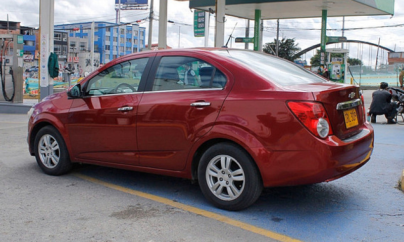 Chevrolet Sonic 1.6 ...