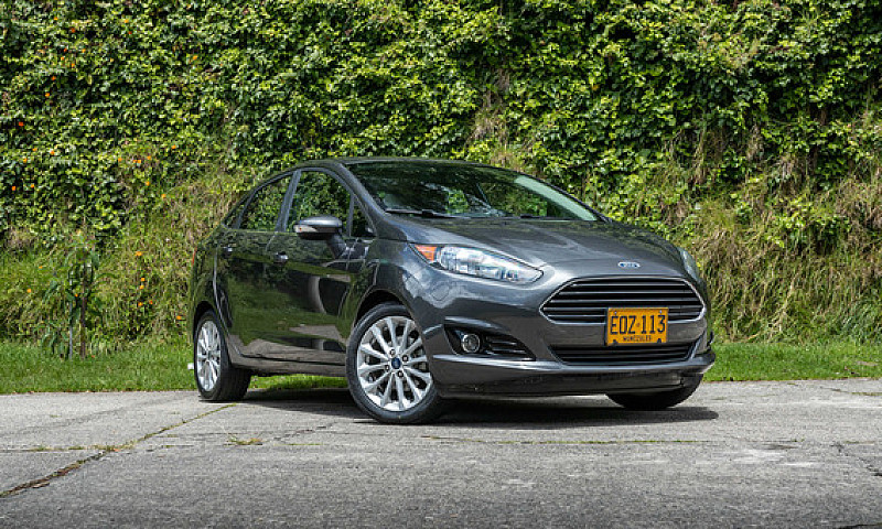 Ford Fiesta 1.6 Tita...