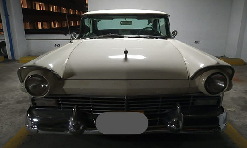 Ford 57 Fairlane 500...