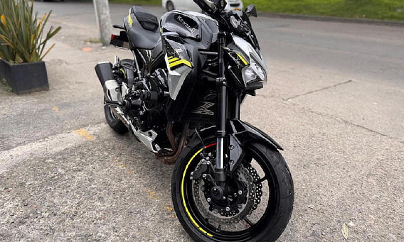 Kawasaki Z900 2023...