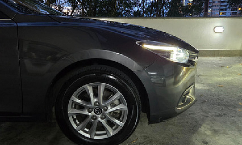 Mazda 3 2.0 Touring ...