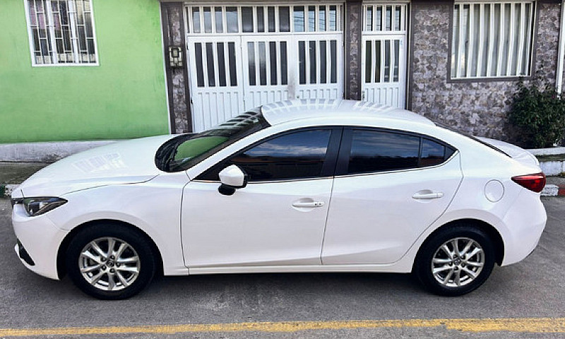 Mazda 3 Touring 2017...