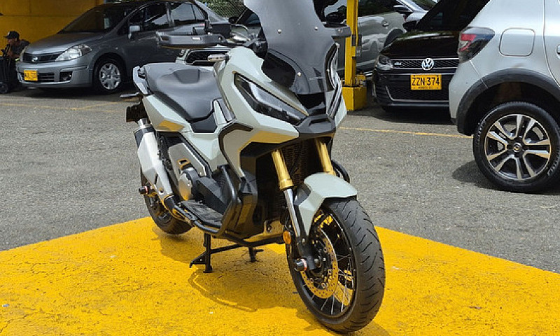 Honda Adv750P 2023...