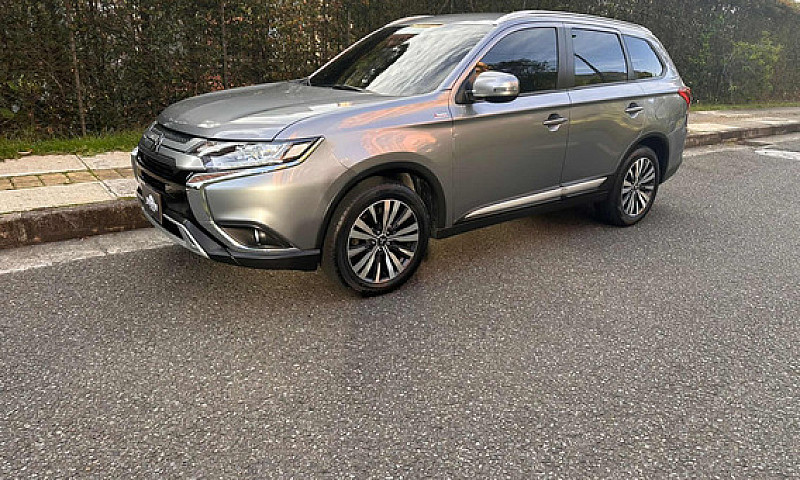 Mitsubishi Outlander...