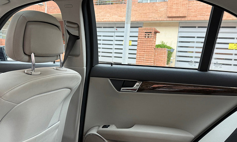 Mercedes Benz C 200 ...