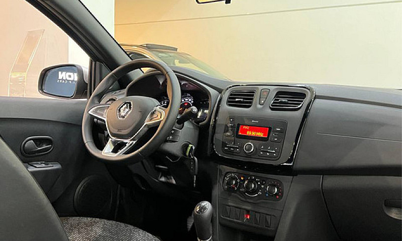 Renault Logan Life M...
