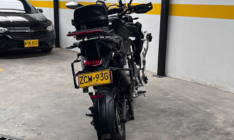 Triump Tiger 1200 Ra...