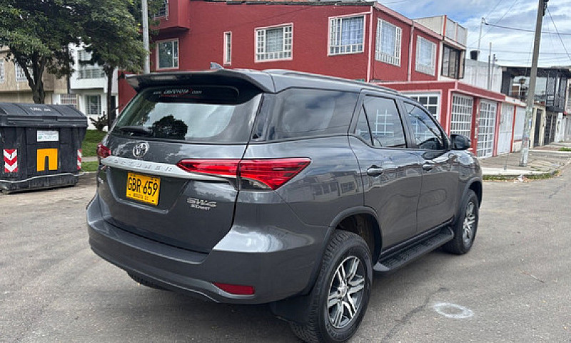 Toyota Fortuner 2.7 ...