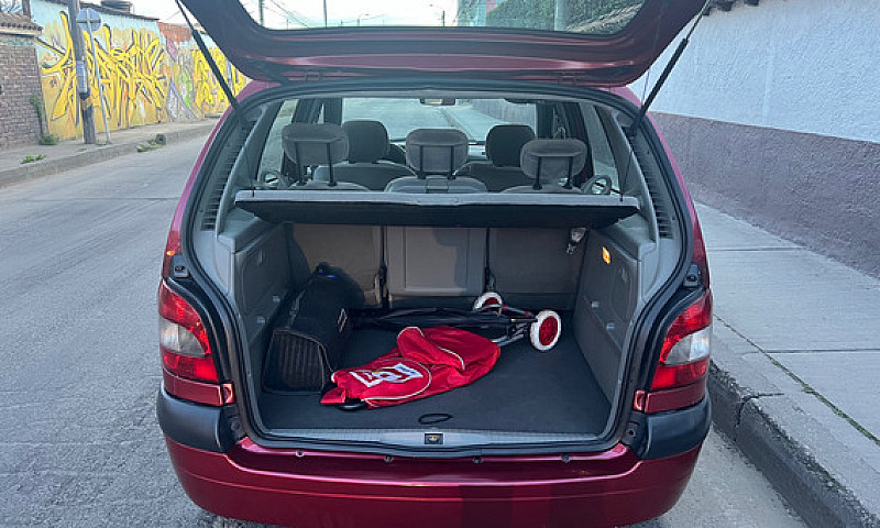 Renault Scenic 2.0...
