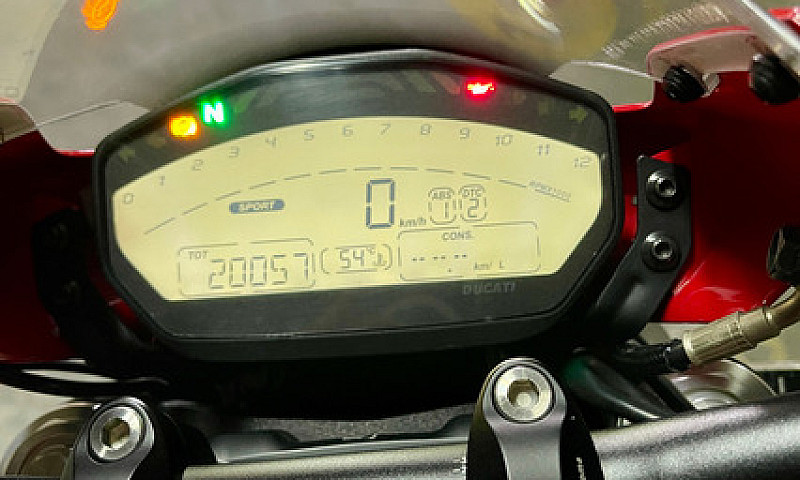 Ducati Monster 821 S...
