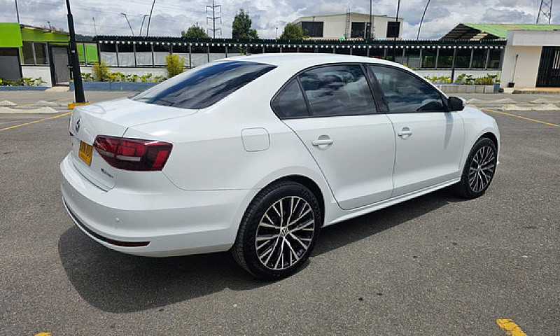 Volkswagen Jetta 2.0...