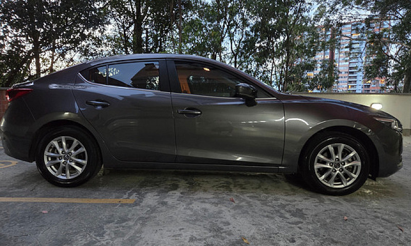 Mazda 3 2.0 Touring ...