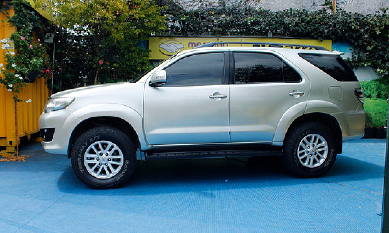 Toyota Fortuner 2.7 ...