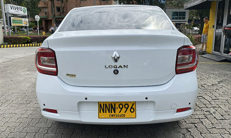 Renault Logan 1.6 Ze...