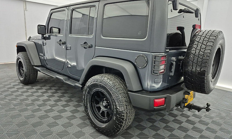 Jeep Wrangler Unlimi...