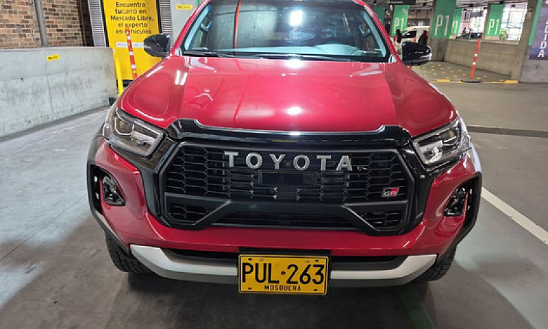 Toyota Hilux 2.8 Gr-...