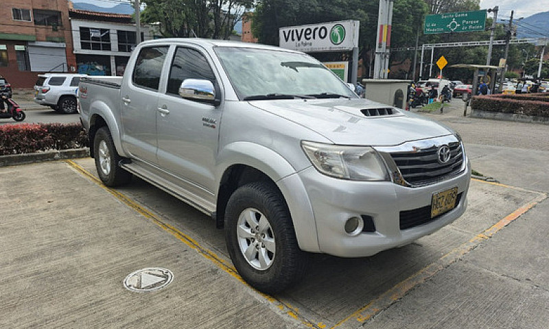 Toyota Hilux 3.0 Srv...